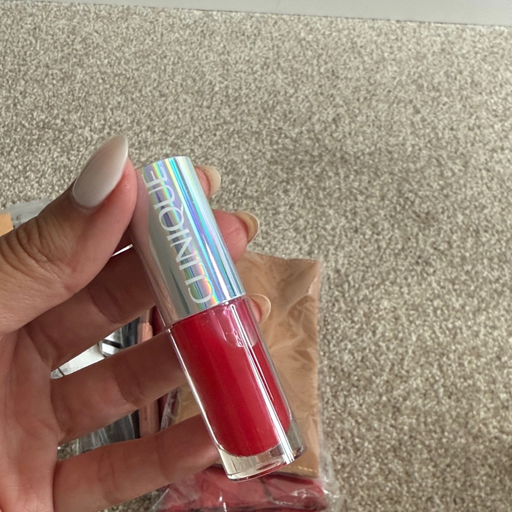 Clinique Shimmering Red Lip Gloss